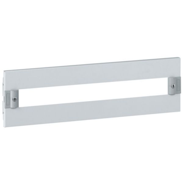 th_020300-LEGRAND-1000.jpg Plastron métal 1/4 tour pour appareils modulaires dans XL³400 - hauteur 150mm – Image 1